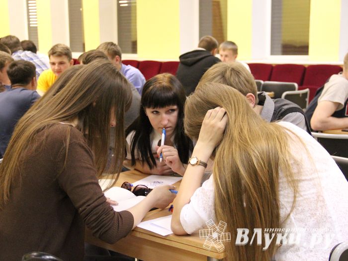 В Великих Луках прошла финальная игра «Что? Где? Когда?» (фото)