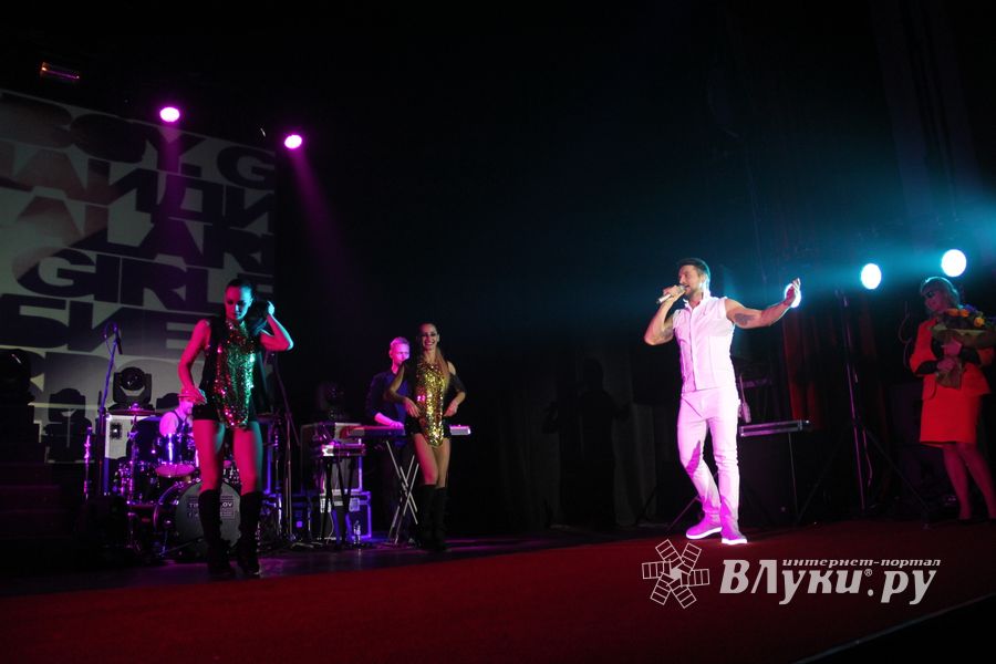 В Великих Луках состоялся концерт Сергея Лазарева