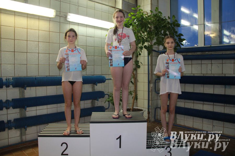 В Великих Луках прошло Первенство по плаванию (фото)