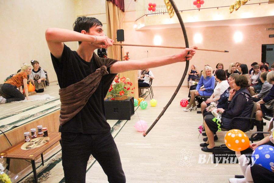 Великолукским учителям признались в любви (ФОТО)