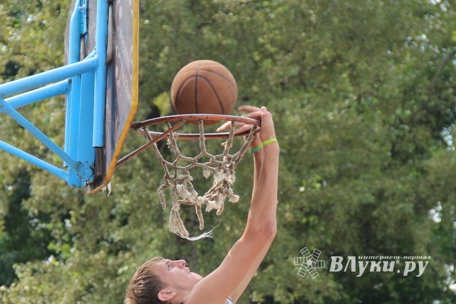 «Великие Луки — град спортивный»