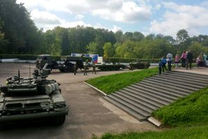 Танк Т-90 в Великих Луках (ФОТО)