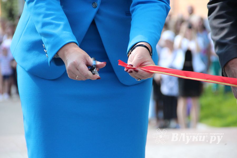 В Великих Луках торжественно открыли Памятный знак (ФОТО)