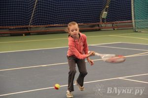 В СК «Ника» проходит открытый городской турнир по большому теннису (фото)