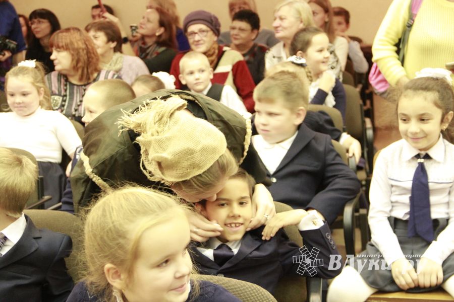 Великолукские первоклассники перевоспитали Бабу-Ягу (ФОТО)
