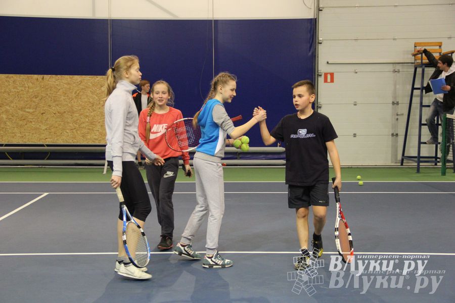 В Великих Луках прошло Первенство по большому теннису (фото)