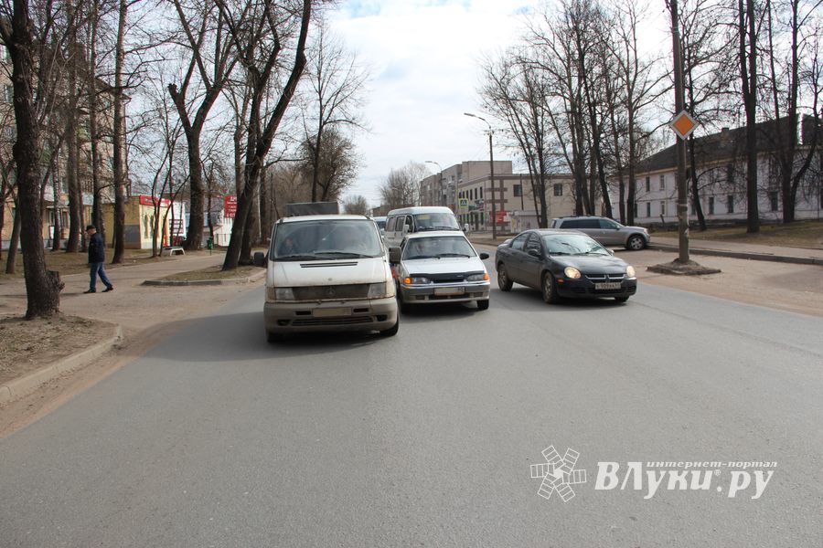 В ДТП на пр. Гагарина попала беременная женщина (ФОТО)