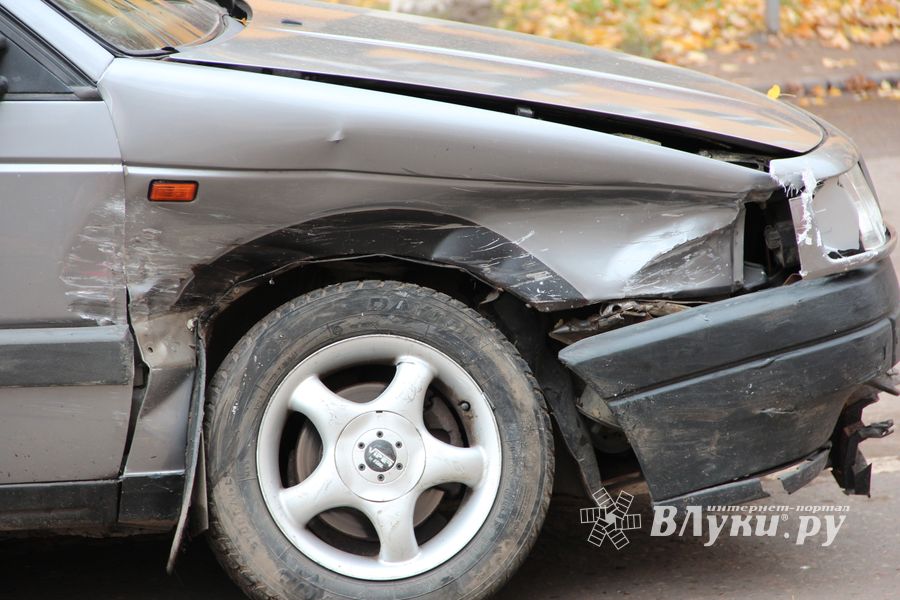 ДТП на проспекте Ленина в Великих Луках (ФОТО)