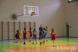 Великолукские баскетболисты стали победителями междугородних соревнований по баскетболу