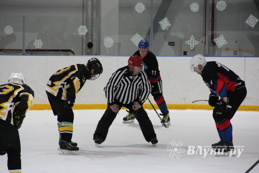 Великолучане обыграли псковских медведей в «Айсберге» (ФОТО)