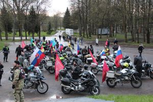 Великие Луки посетили участники мотомарша «Дороги Победы 2021 — дорога домой!» (ФОТО)