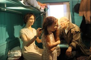 Великолучане знакомятся с «Поездом Победы» (ФОТО)