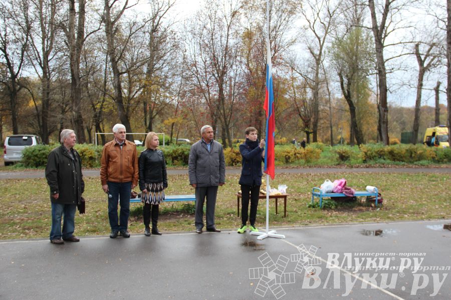 Легкоатлетический осенний кросс прошел в Великих Луках (фото)