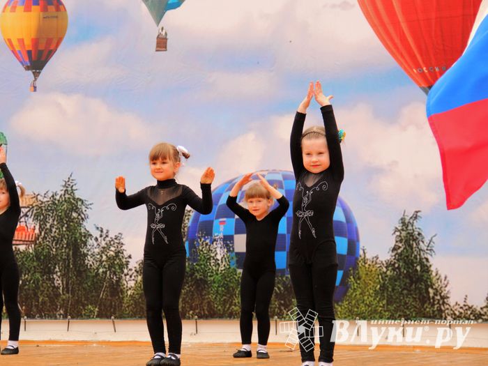 В Великих Луках День России отметили большим концертом (ФОТО)