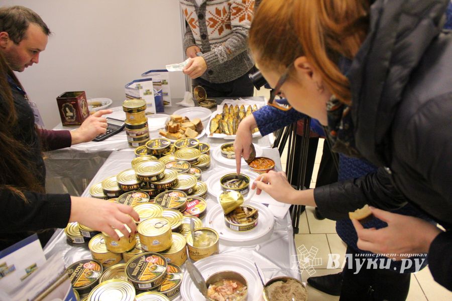 В ДК ЛК открылась 7-я Великолукская универсальная выставка (ФОТО, ВИДЕО)