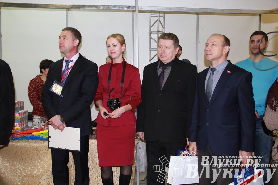 Универсальная выставка малого и среднего бизнеса открылась в Великих Луках (фото)