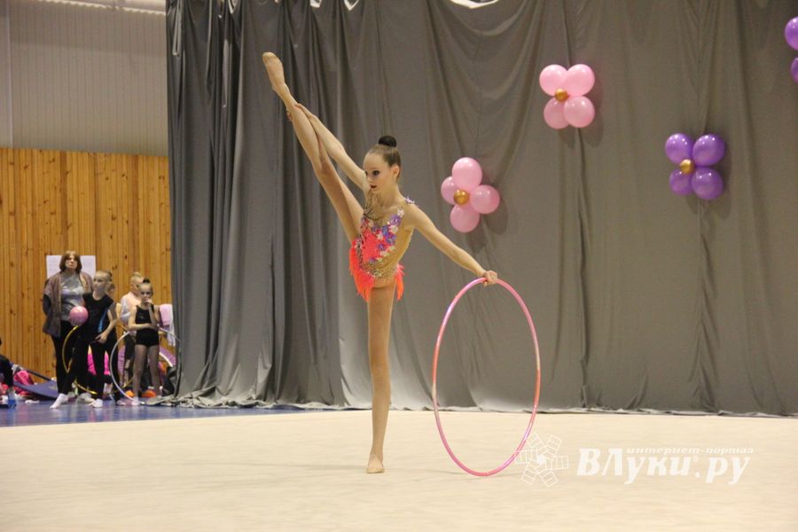 В Великих Луках завершился первый день соревнований Открытого Первенства города по художественной гимнастике (ФОТО) (0+))