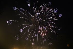 9 мая в Великих Луках. Шествие и салют