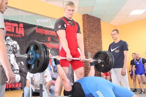 В Великих Луках прошел открытый городской турнир по пауэрлифтингу (фото)
