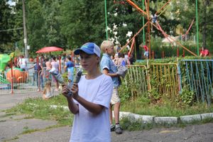 ​В Великих Луках сказочный «Праздник мороженого» подарил радость детям