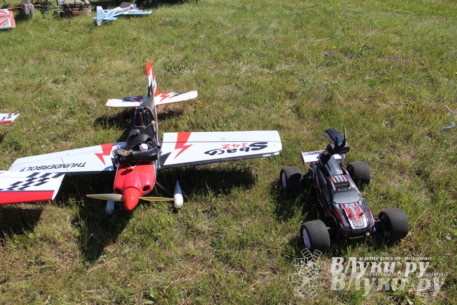 В Великих Луках прошел Фестиваль авиамодельного спорта (фото)
