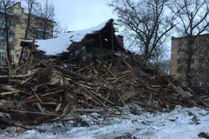 В Великих Луках сносят бараки (ФОТО)