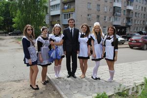 «Последний звонок» в школах Великих Лук