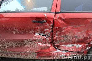 В Великих Луках столкнулись Лада и Шевроле (фото)