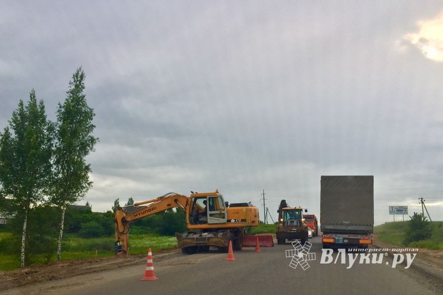 На трассе М9 Москва-Балтия продолжаются ремонтные работы (ФОТО)