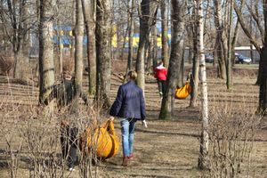 Студенты великолукского филиала ПГУПС вышли на субботник (ФОТО)