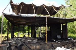 В Великих Луках сгорел нежилой дом (ФОТО)