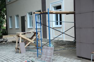 В Великих Луках ремонтируют детскую художественную школу (ФОТО)