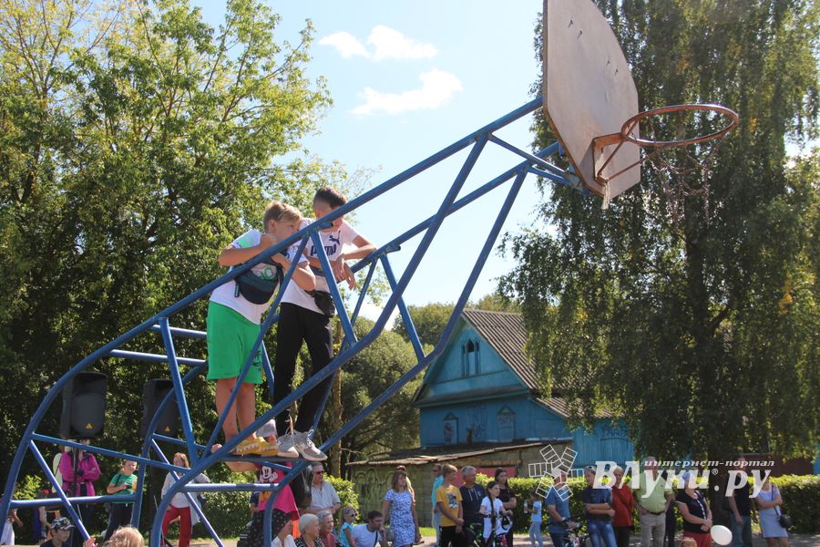 Большой спортивный праздник в Великих Луках (ФОТО)