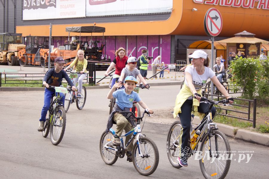 В Великих Луках прошёл Всероссийский велопарад (ФОТО)