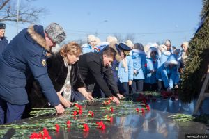Память десантников 6-ой роты почтили воспитанницы пансиона Министерства обороны (фото)