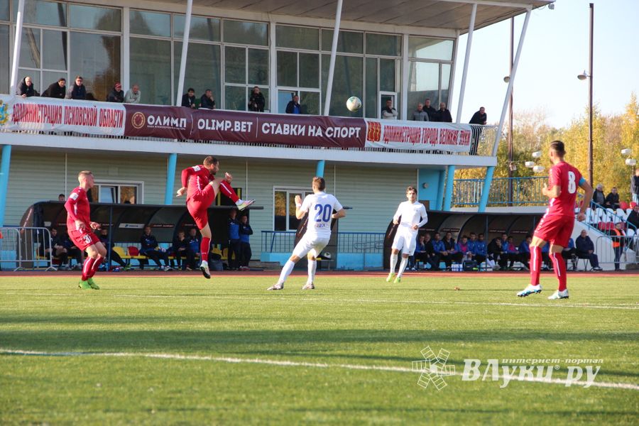 Обидный гол в воротах «Луки-Энергии» (ФОТО)