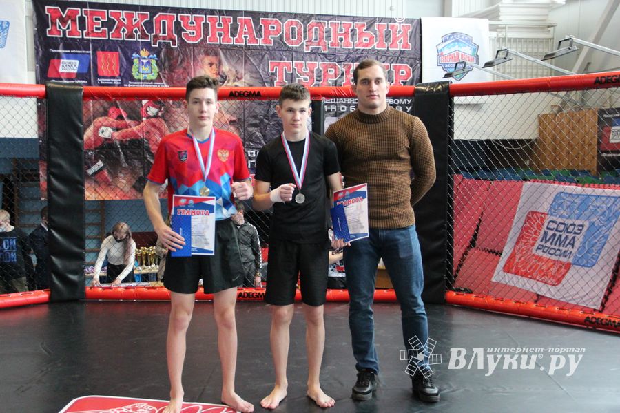 В Великих Луках прошел кубок по смешанному боевому единоборству (ФОТО)