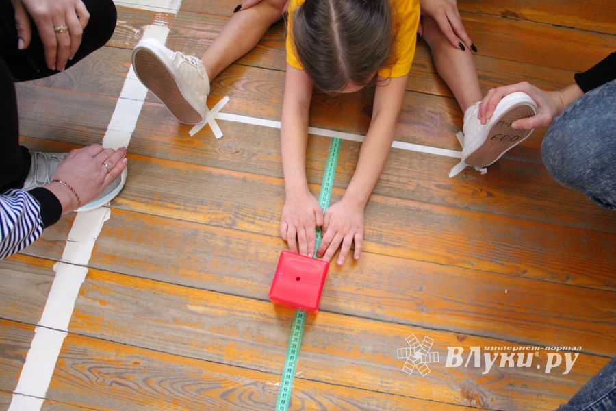 В Великих Луках проходят спортивные соревнования среди дошколят «Юные олимпионики» (ФОТО)