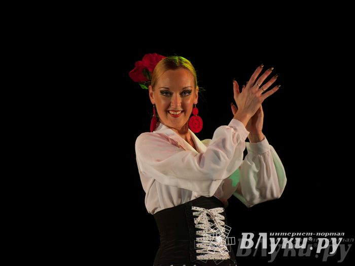 В великих Луках выступил московский коллектив фламенко