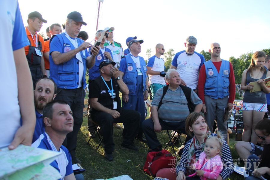 В Великих Луках открылась Международная юбилейная встреча воздухоплавателей (фото)