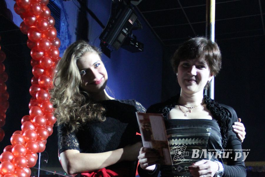 14 февраля в клубе «Хотэй» состоялось ежегодное шоу для влюбленных «Love Story»