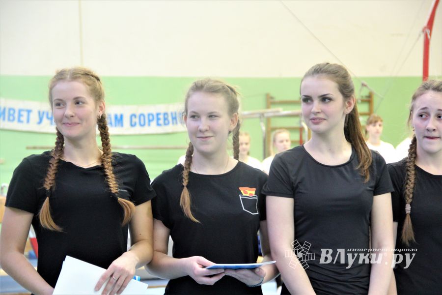 В Великих Луках прошло Первенство города по командной гимнастике (ФОТО)