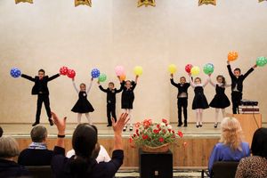 Великолукским учителям признались в любви (ФОТО)