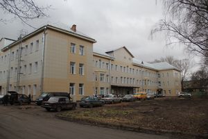 Андрей Турчак велел наладить работу томографа и улучшить вентиляцию в палатах Великолукской межрайонной больницы