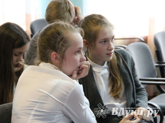 Школьники  отвечали на вопросы о великолукских спортсменах