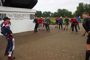 Великолучане провели зарядку с чемпионом (ФОТО)