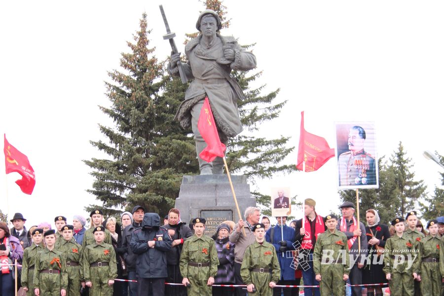 В Великих Луках День Победы празднуют все поколения (ФОТО)