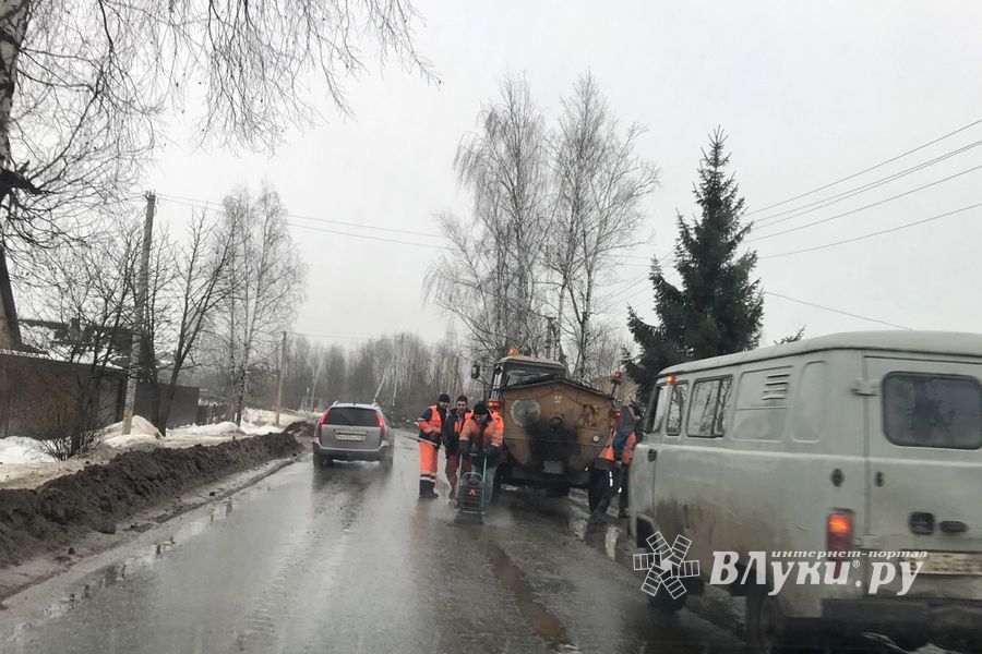 На ул. Гражданской ведётся ямочный ремонт (ФОТО)