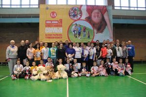 В Великих Луках прошли областные соревнования «Папа, мама, я - спортивная семья» (ФОТО)