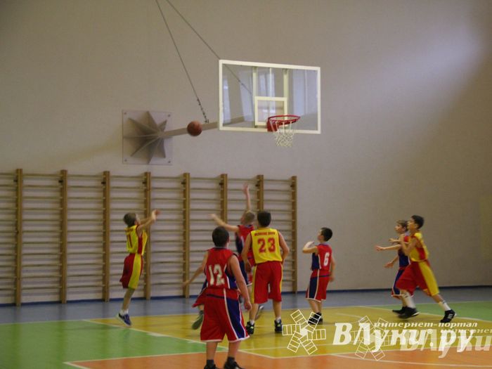Великолукские баскетболисты стали победителями междугородних соревнований по баскетболу